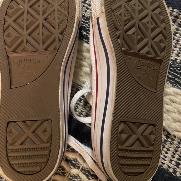Converse Low Top Size 2 Kids White Sneaker - Picture 5 of 5